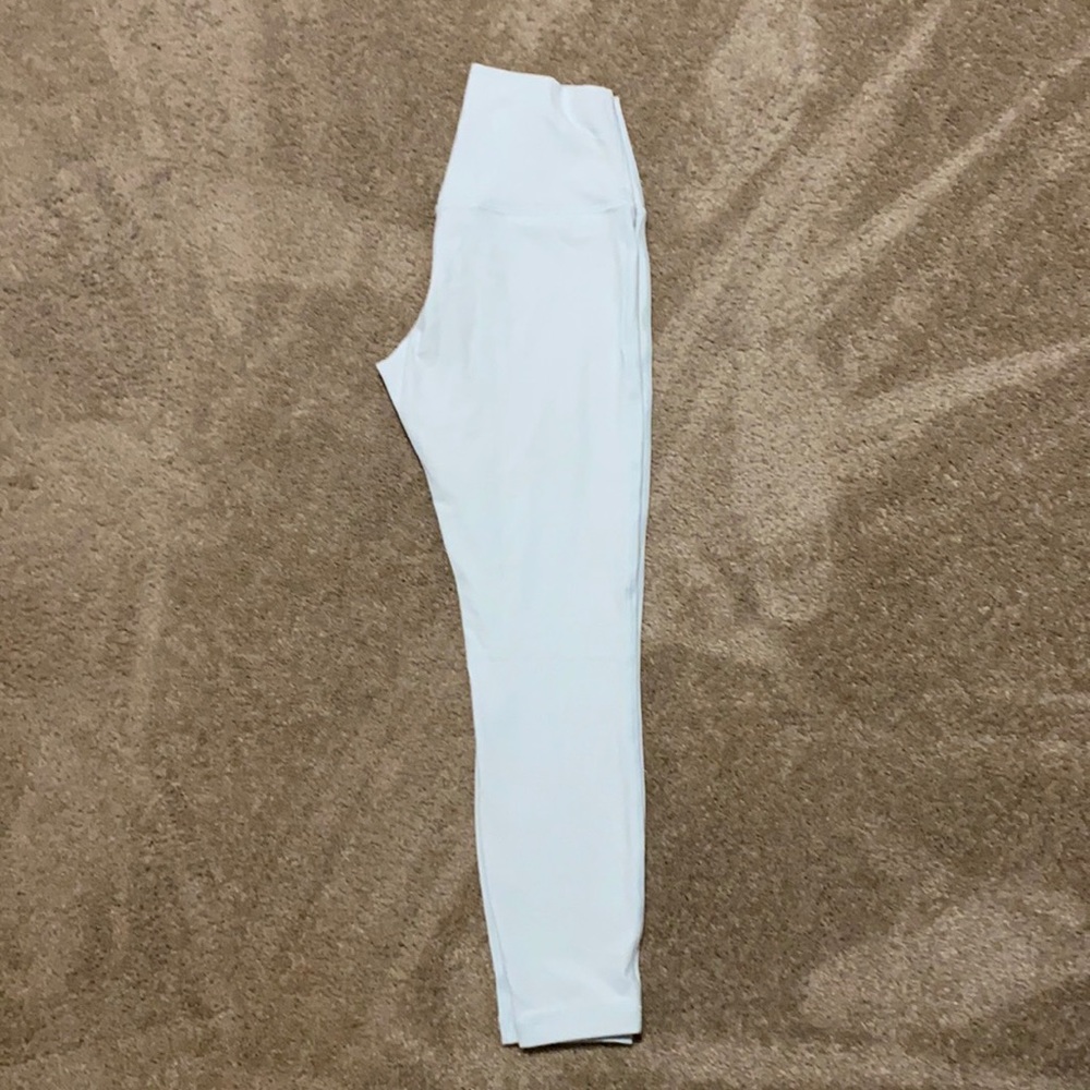 NWOT Lululemon Aligns 25”